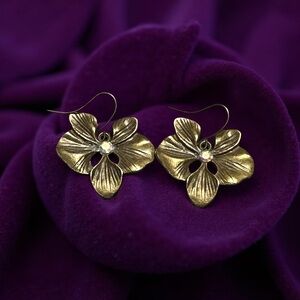 HAND CRAFTED EARRINGS 
 
 Vintage-Bronze Pansy Earrings with Iridescent Crystal
